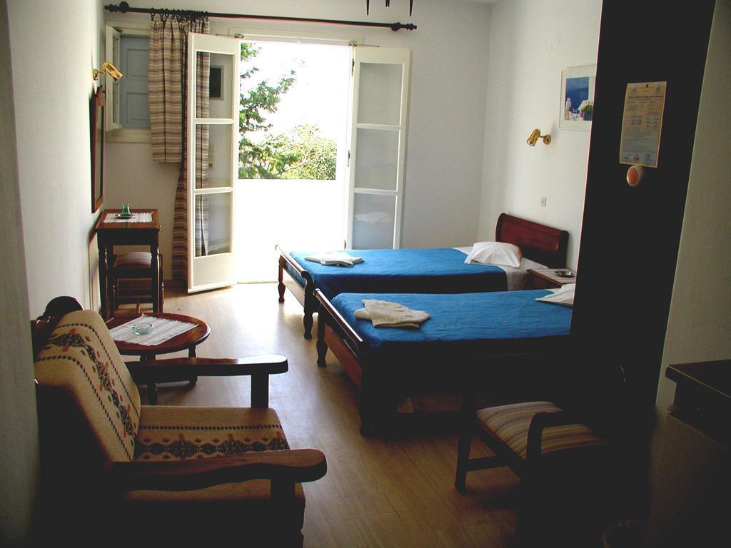 Elena Studios & Suites Ornos  Extérieur photo