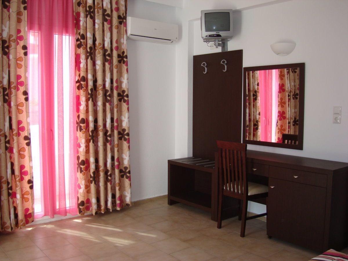 Elena Studios & Suites Ornos  Extérieur photo