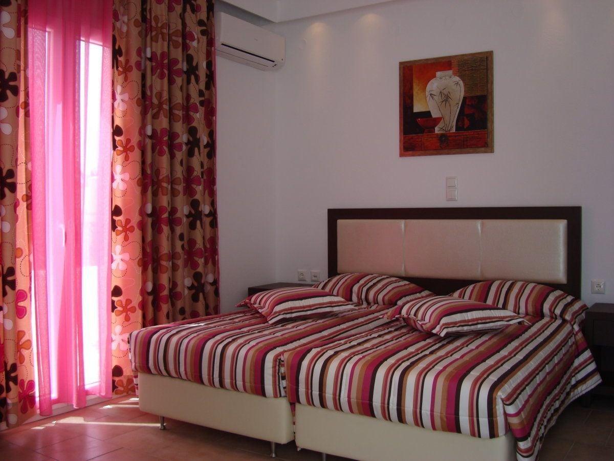 Elena Studios & Suites Ornos  Extérieur photo