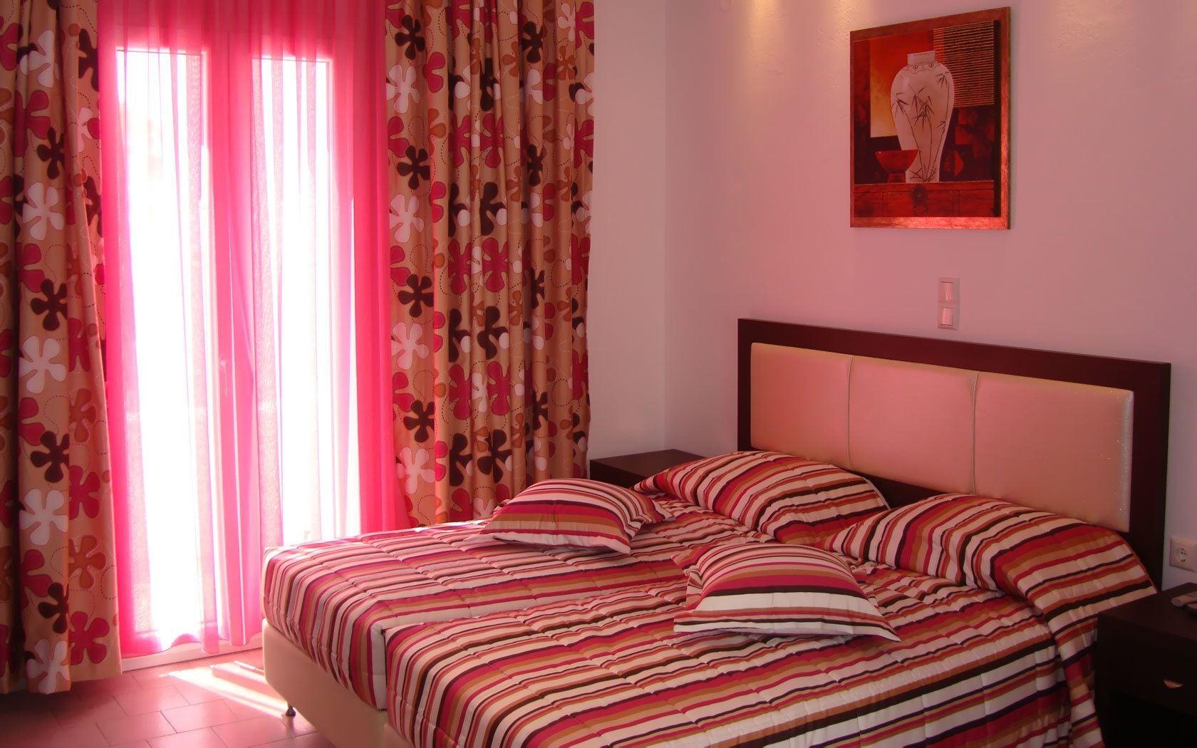 Elena Studios & Suites Ornos  Extérieur photo