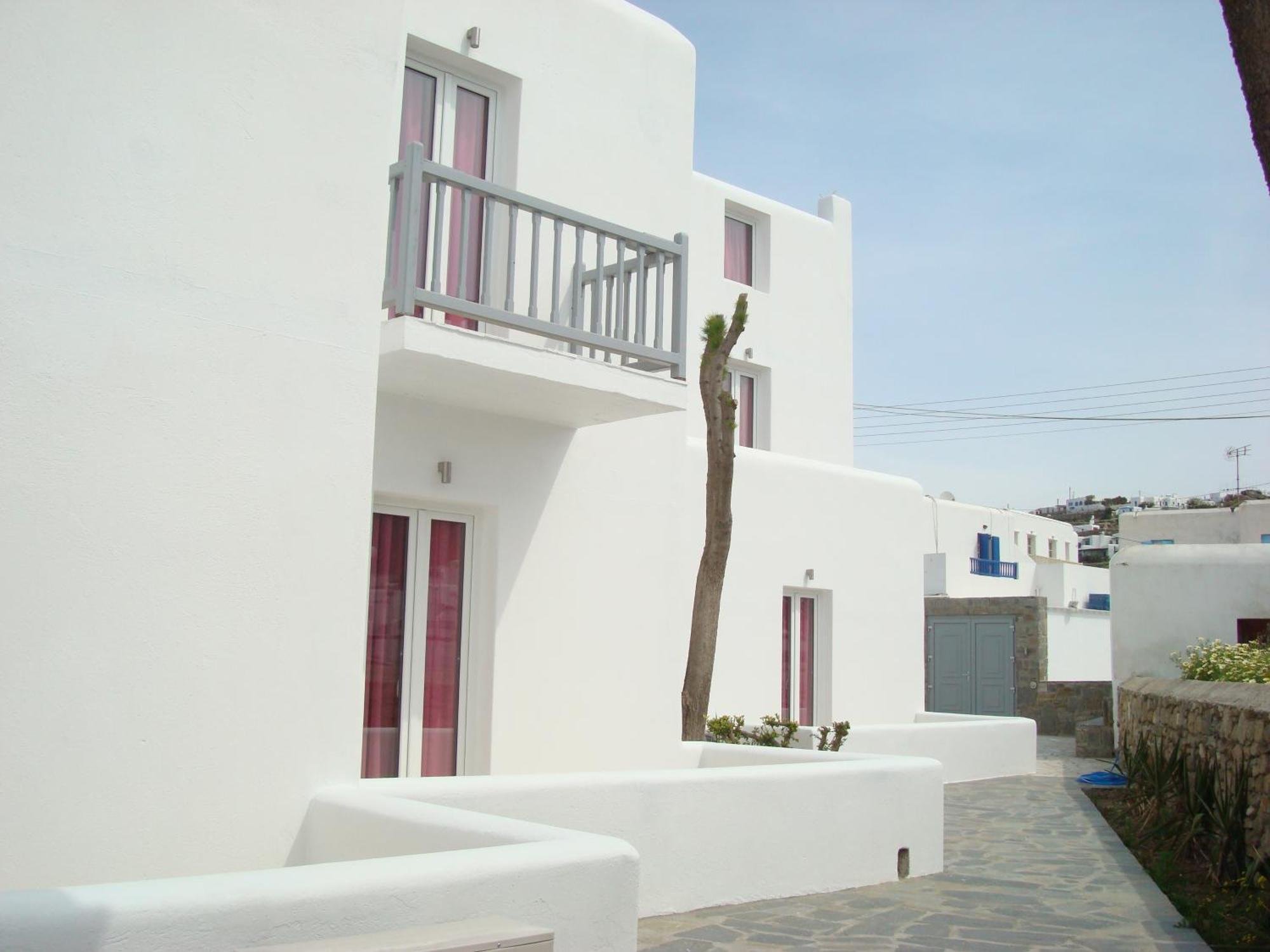 Elena Studios & Suites Ornos  Extérieur photo