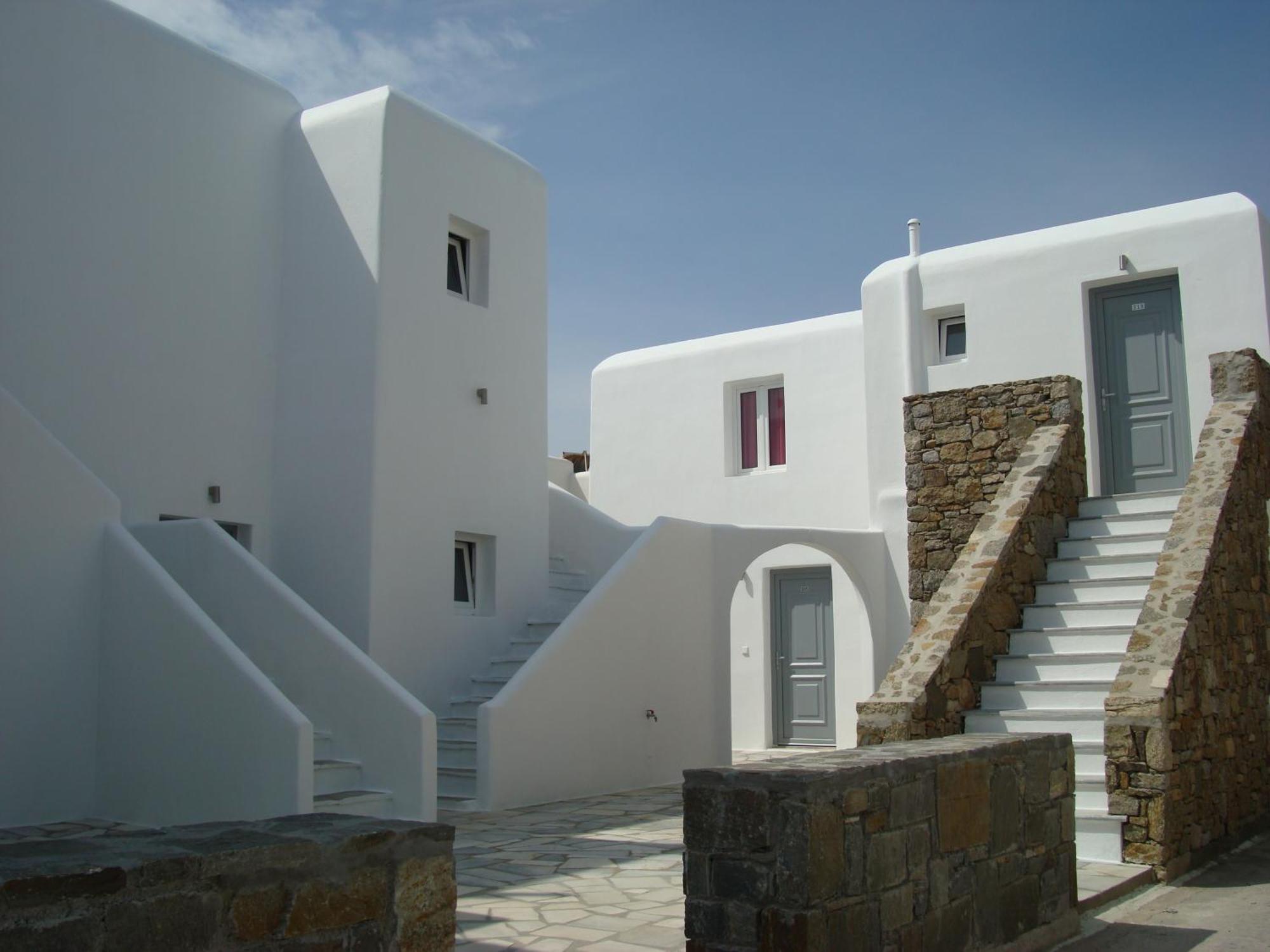 Elena Studios & Suites Ornos  Extérieur photo