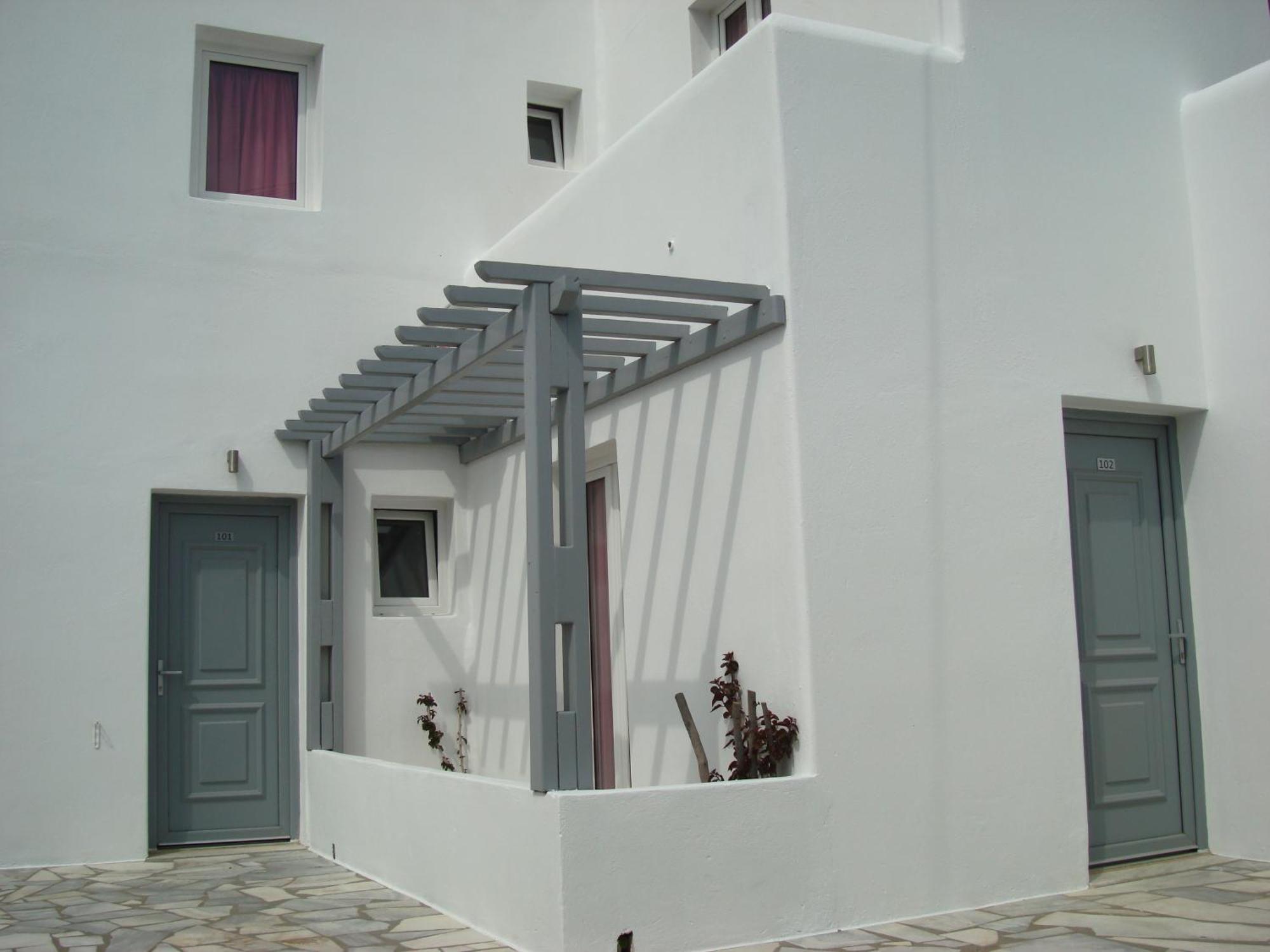 Elena Studios & Suites Ornos  Extérieur photo