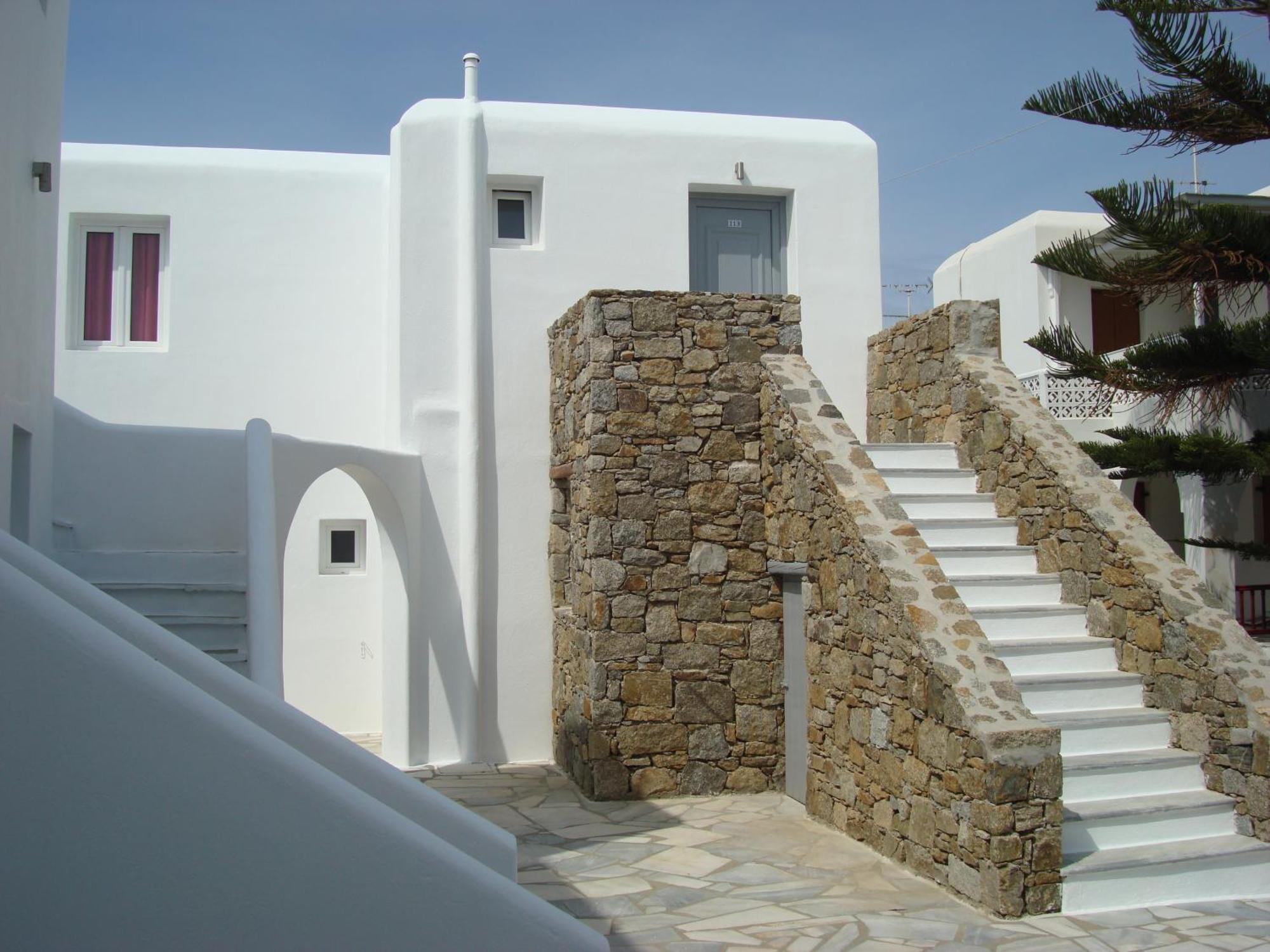 Elena Studios & Suites Ornos  Extérieur photo