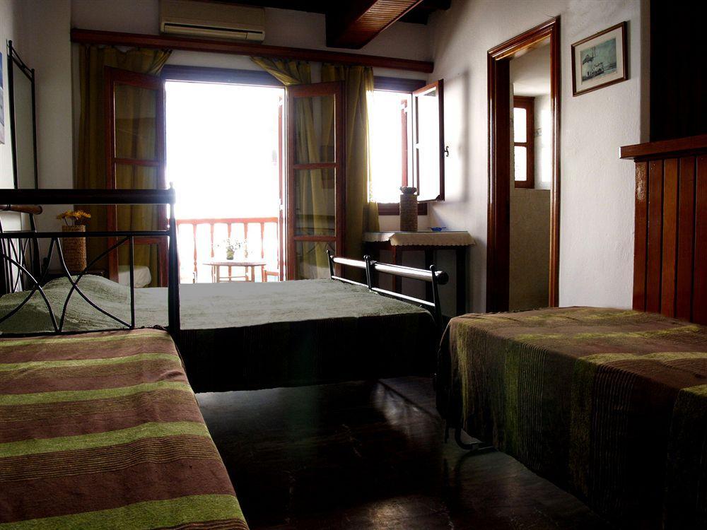 Elena Studios & Suites Ornos  Extérieur photo