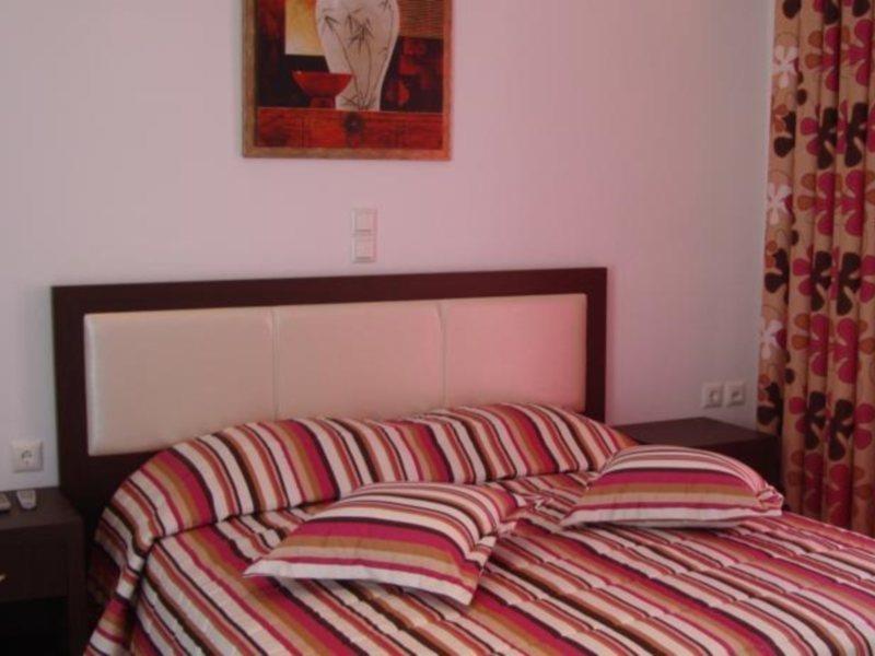 Elena Studios & Suites Ornos  Extérieur photo