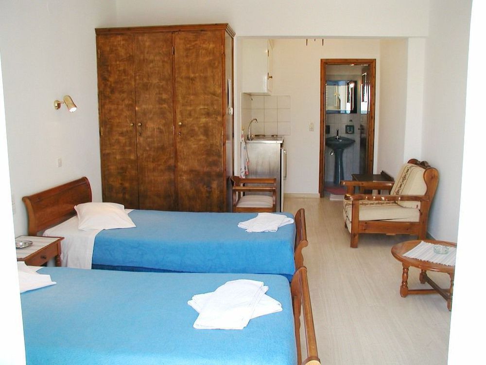 Elena Studios & Suites Ornos  Extérieur photo